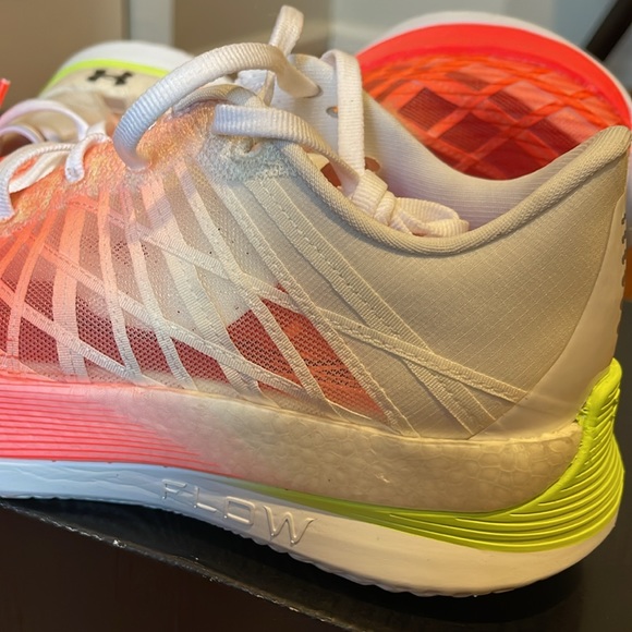 Under Armour FLOW Velociti Elite NEW IN BOX - Picture 10 of 13